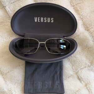 Versace Versus 5031 Vintage Sunglasses EUC, almost like new with original pouch
